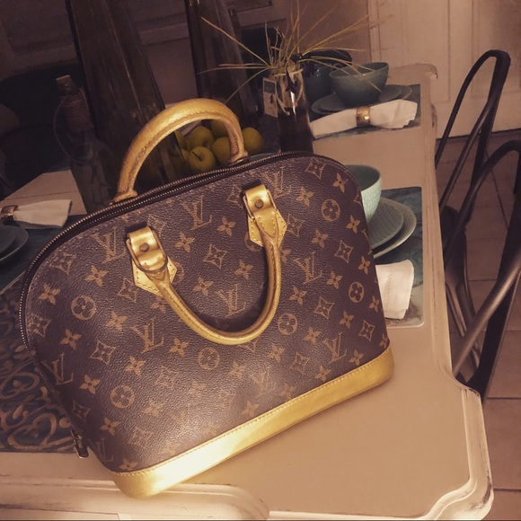 Authentic Louis Vuitton Purse Alma - Picture 5 of 7